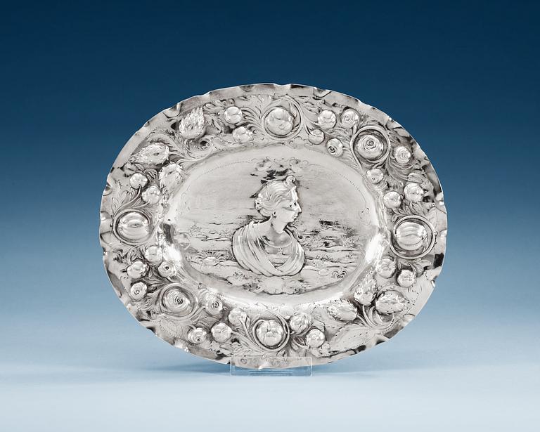 A SWEDISH SILVER SWEETMEAT-DISH, Makers mark of Henning Petri, Nyköping 1699.