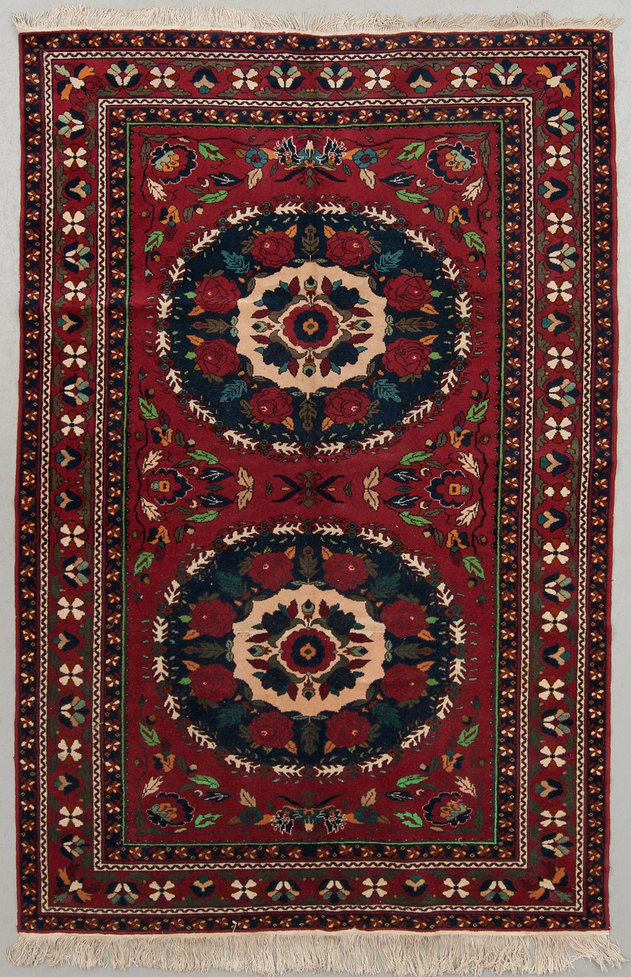MATTA, old/semiantik, Baktiari, ca 230 x 152 cm.