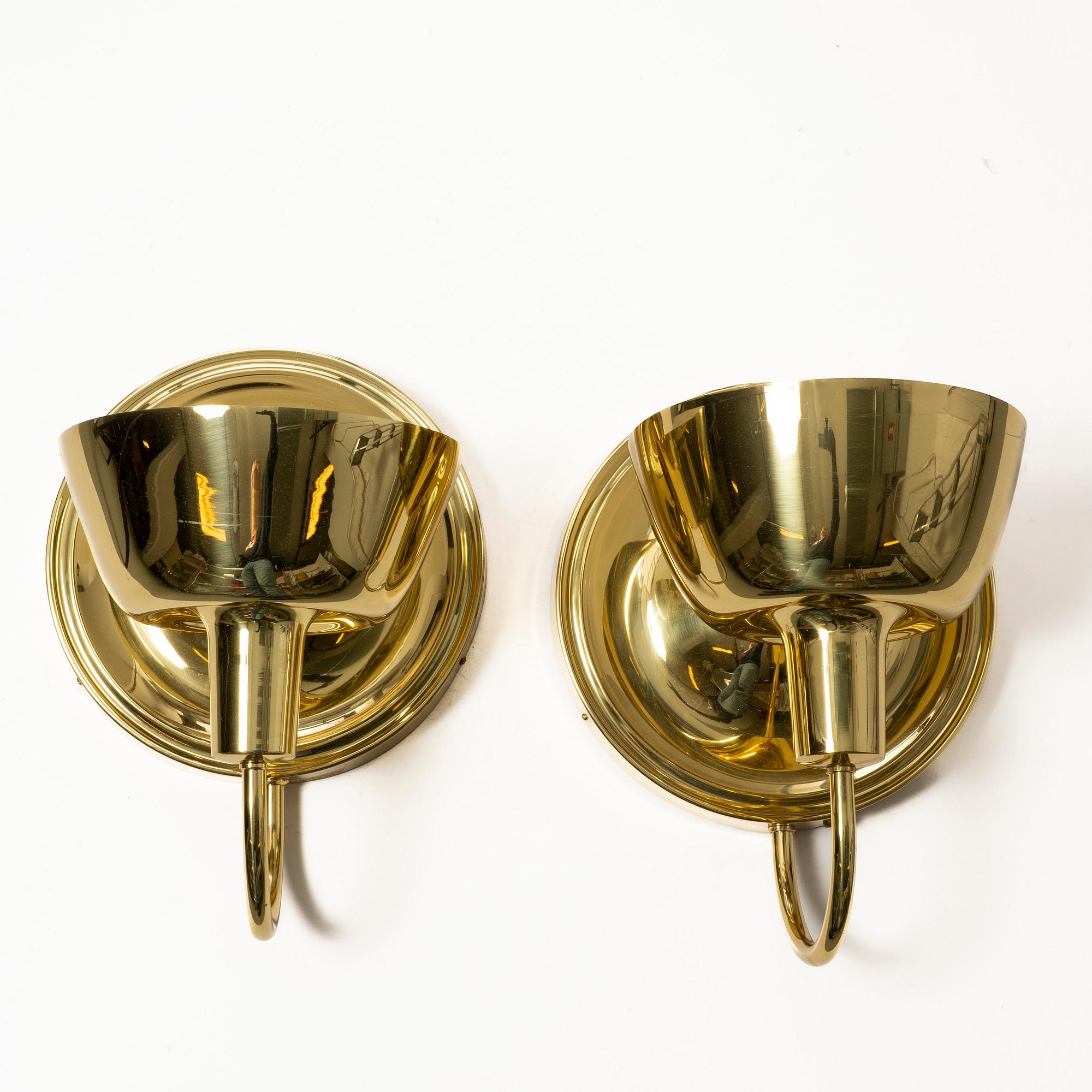 Josef Frank, vägglampor, ett par, modell 2389, Firma Svenskt Tenn.