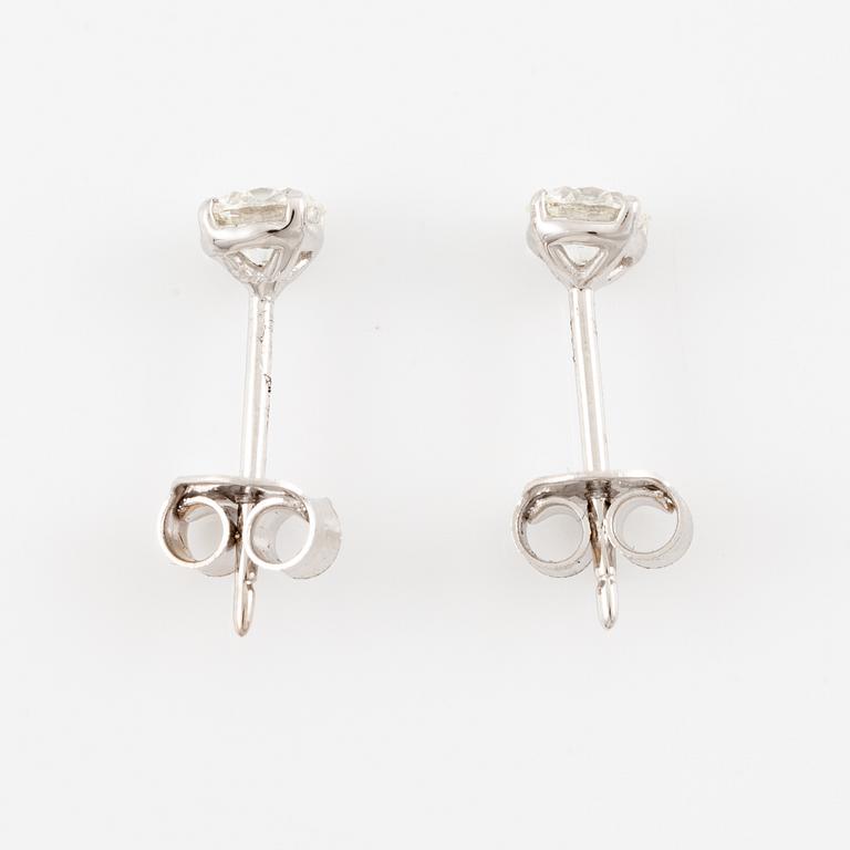 Earrings, 18K white gold with brilliant-cut diamonds totalling 0.50 ct, accompanied by GIA dossier.