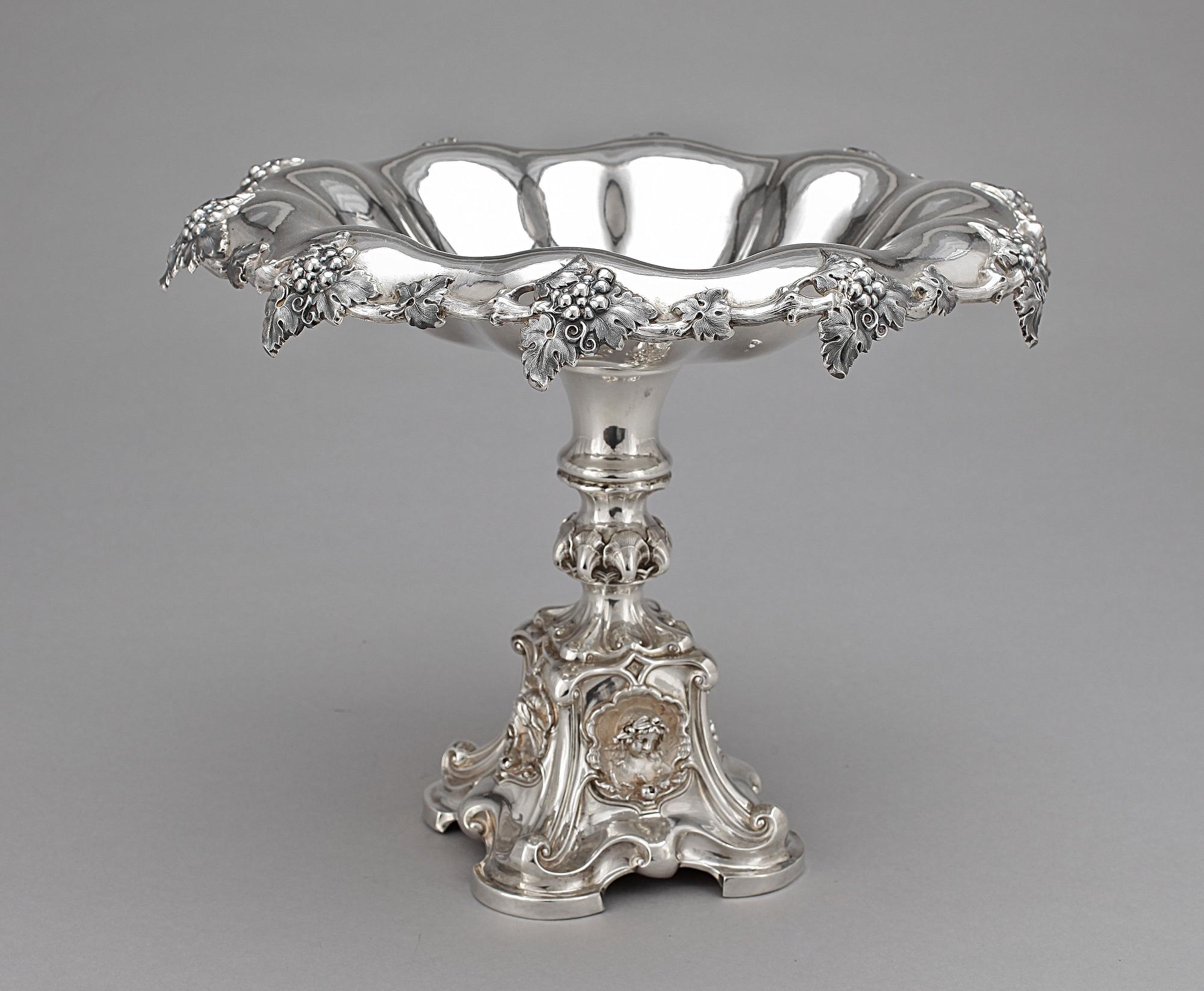 UPPSATSSKÅL, silver, nyrokoko, Lars Larson & Co, Göteborg, 1861. Tot vikt ca 947g.