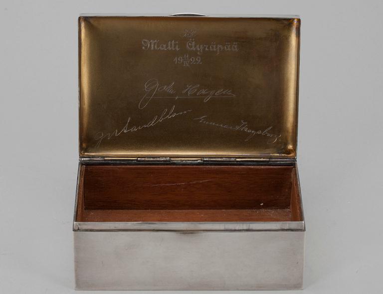 SKRIN, silver och trä, Helsingfors 1918. Vikt 327 g.