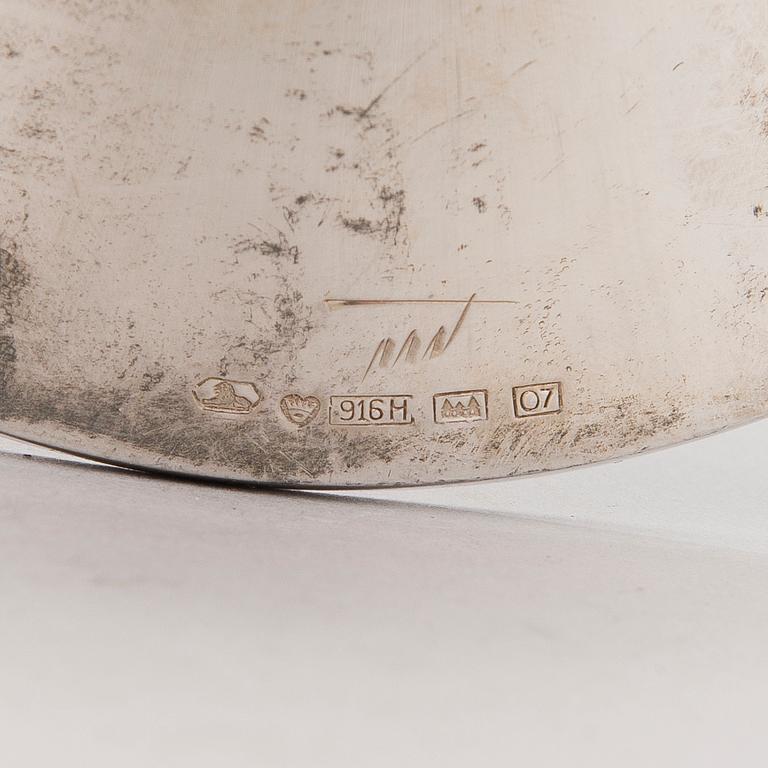 TAPIO WIRKKALA, LJUSSTAKAR, ETT PAR, silver, "Trumpetti", signerad TW, Hopeakeskus 1967.