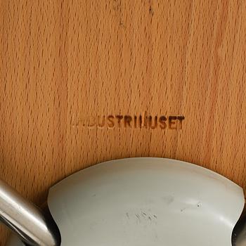 Arne Jacobsen, a set of eight 'Series 7' chairs from Fritz Hansen, Denmark, 1982.