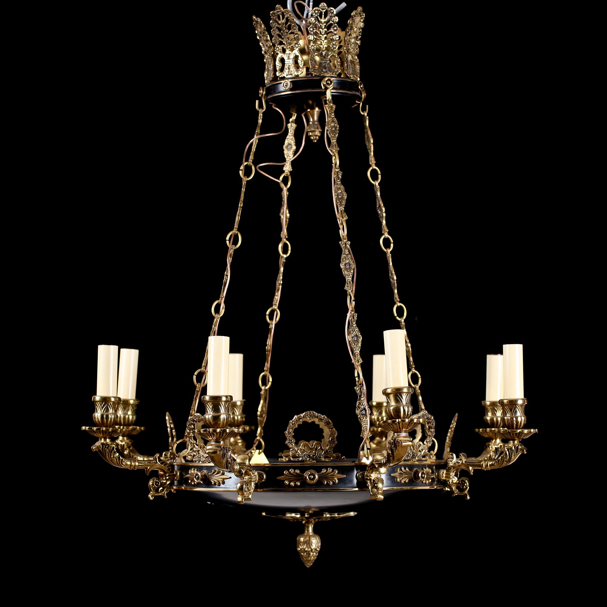 TAKAMPEL, empirestil, 1900-talets mitt. Höjd ca 80 cm.