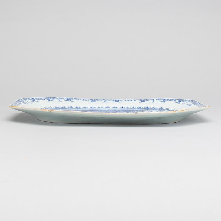 A Chinese porcelain blue and white Qianlong serving dish.