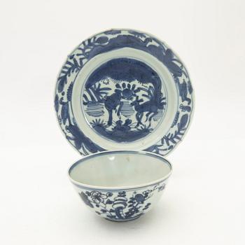Skål och fat, porslin, Mingdynastin, Kina, 1368-1643.