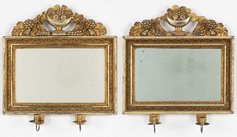 Mirror sconces, a pair, by Johan Martin Berg (mirror manufacturer in Gothenburg 1803-37), Empire.