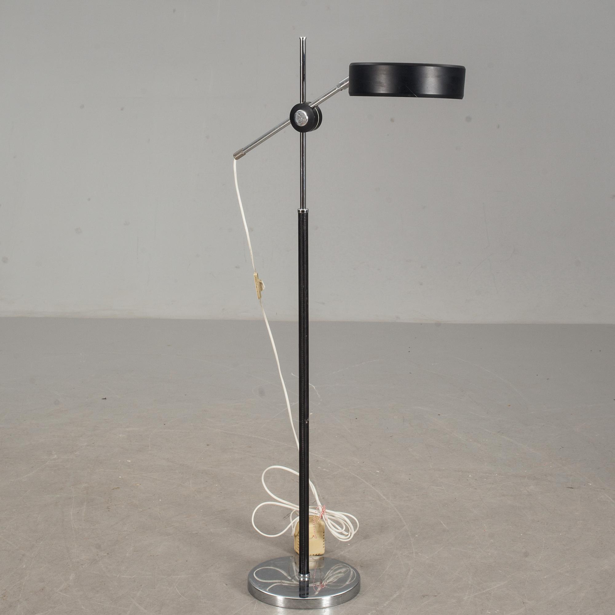 GOLVLAMPA, modell 591 Simris/Olympia, kallad "Stekpannan", Anders Pehrson, Ateljé Lyktan, Åhus.