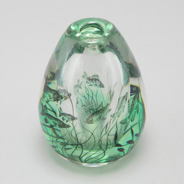 a glas vase.