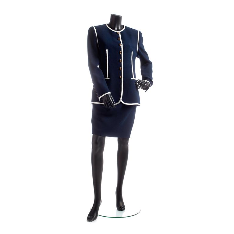 LOUIS FÉRAUD, a two-piece suit consisting of jacket and skirt.