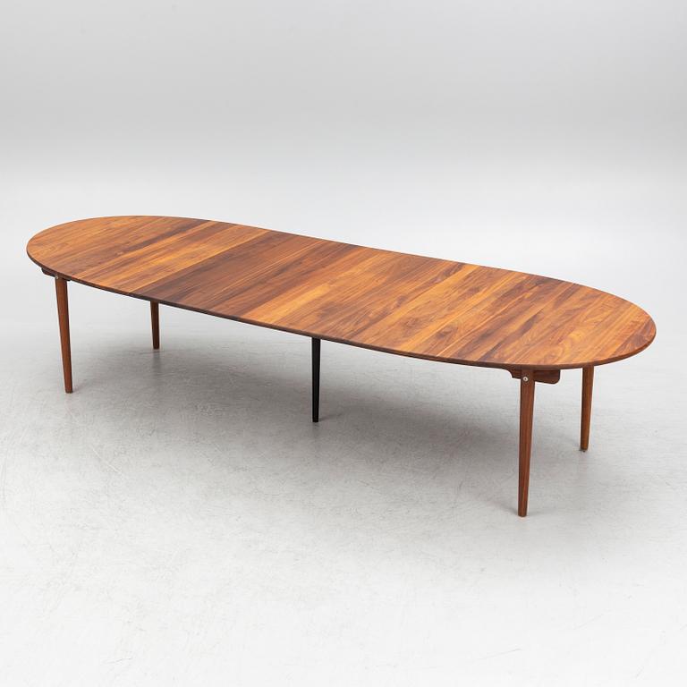 Hans J Wegner, a 'CH 338' dining table, Carl Hansen & Son, Denmark.