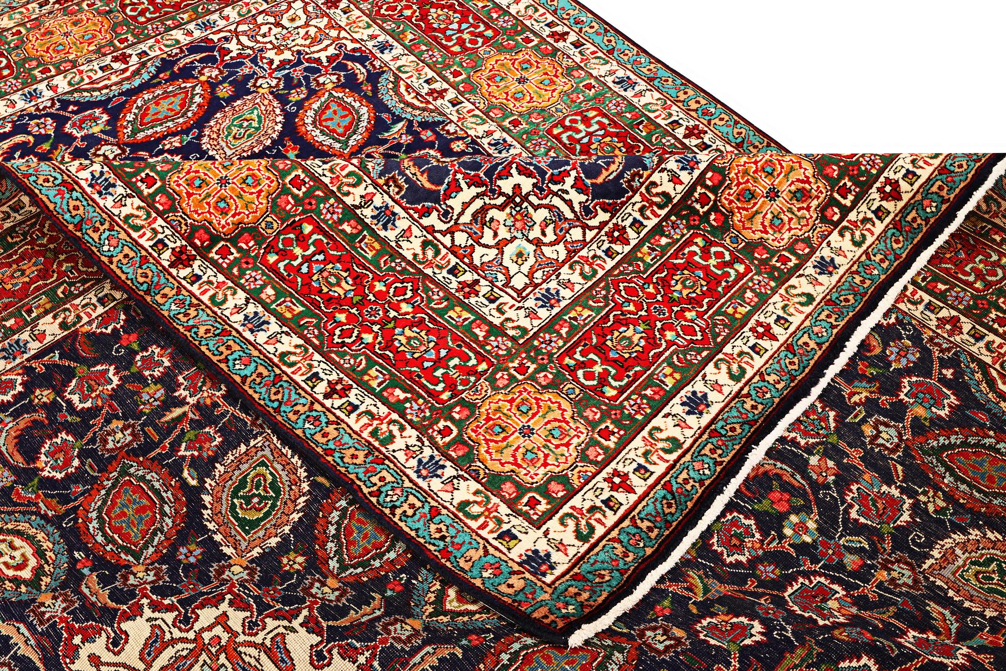 Matta, Keshan, ca. 330 x 244 cm.