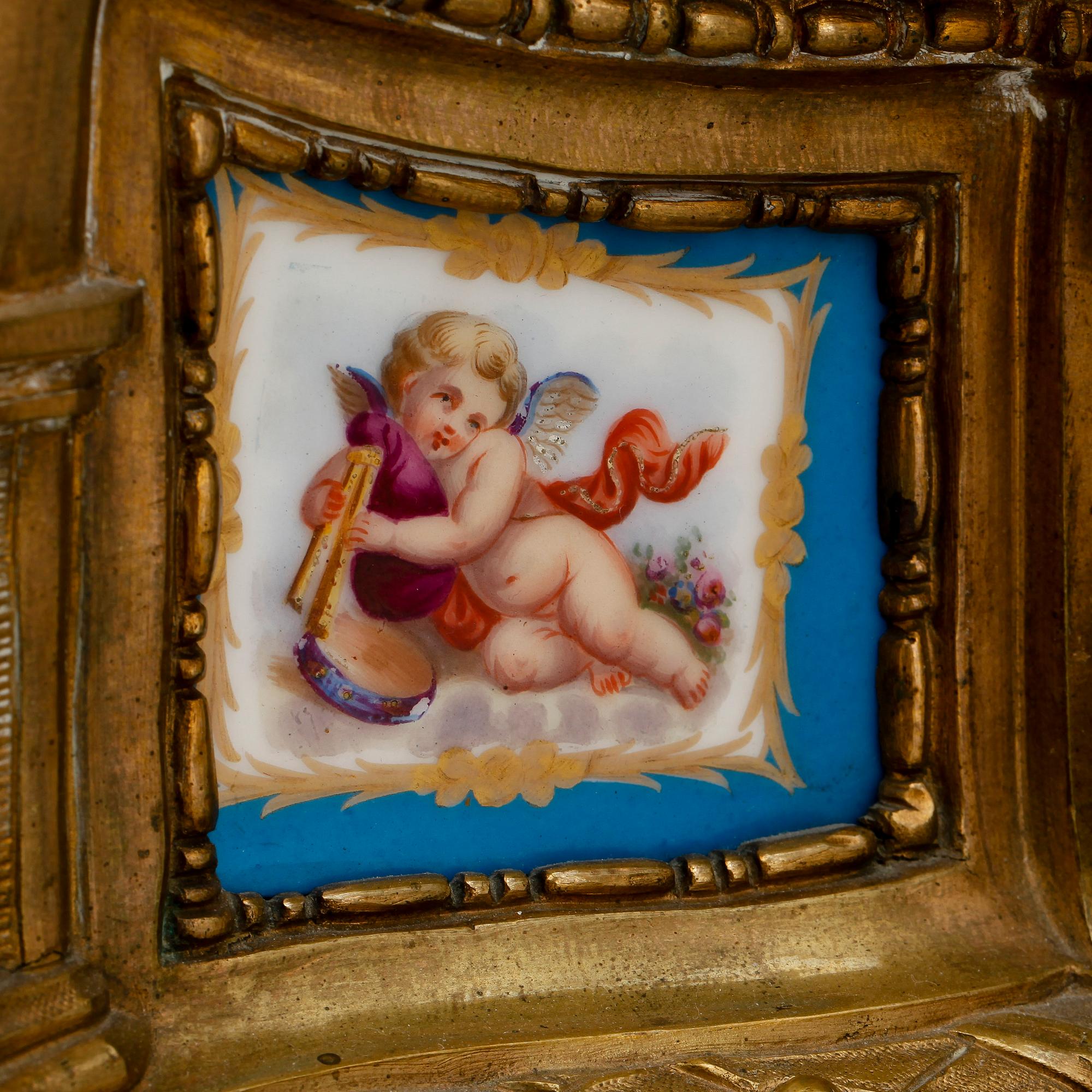 BORDSGARNITYR, 3 delar. Louis XVI-stil, 1800-talets slut.