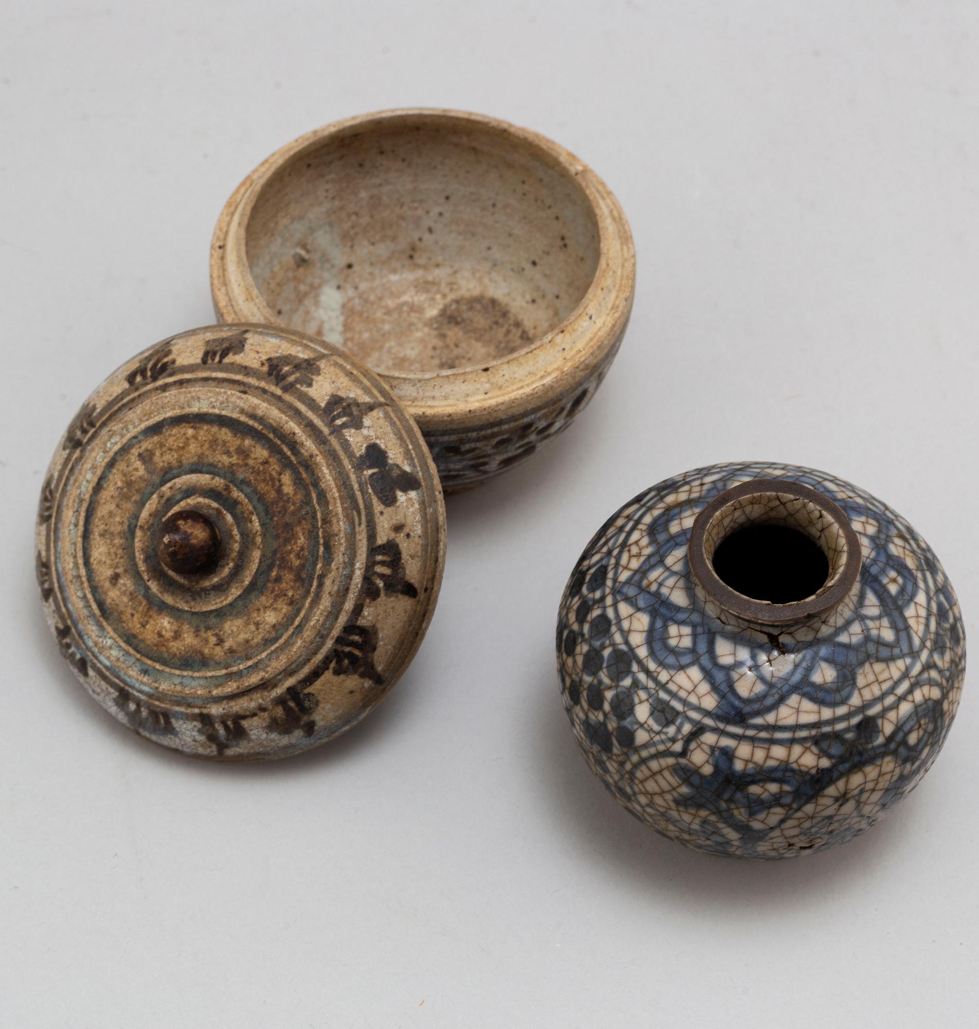 URNA samt ASK med LOCK, keramik. Troligen Mingdynastin.