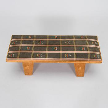 Bänk, Krogenäs möbler, Norge, 1900-talets andra hälft.