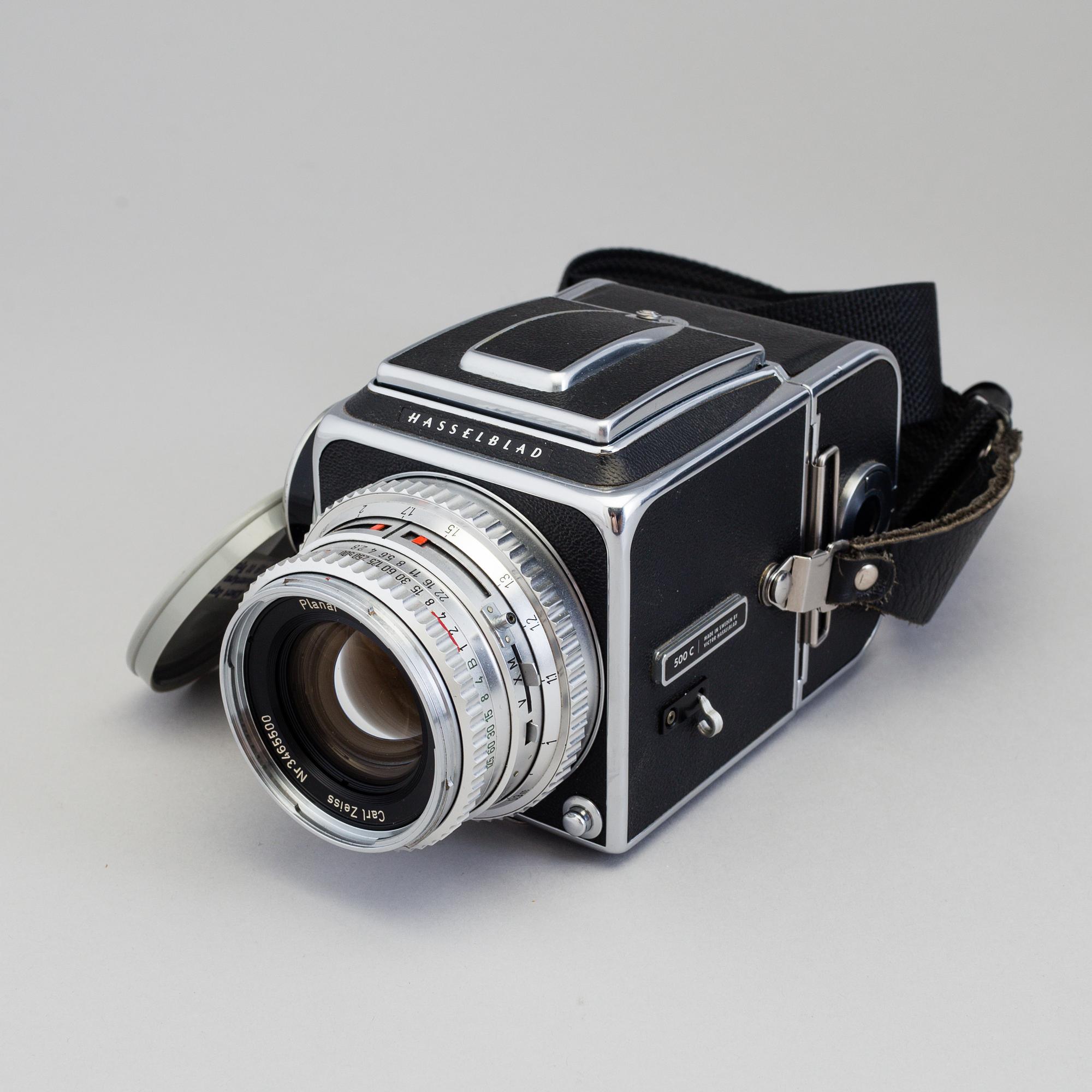 Hasselblad 500/C Camera no TI54816 with from 1964 with five lenses inluding a chrome S-Planar 1:5:6 f=120.