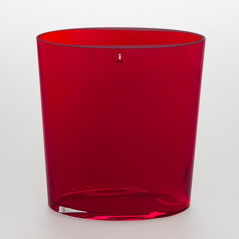 Tapio Wirkkala, maljakko, "Ovalis" signeerattu TW Iittala 2008/108.