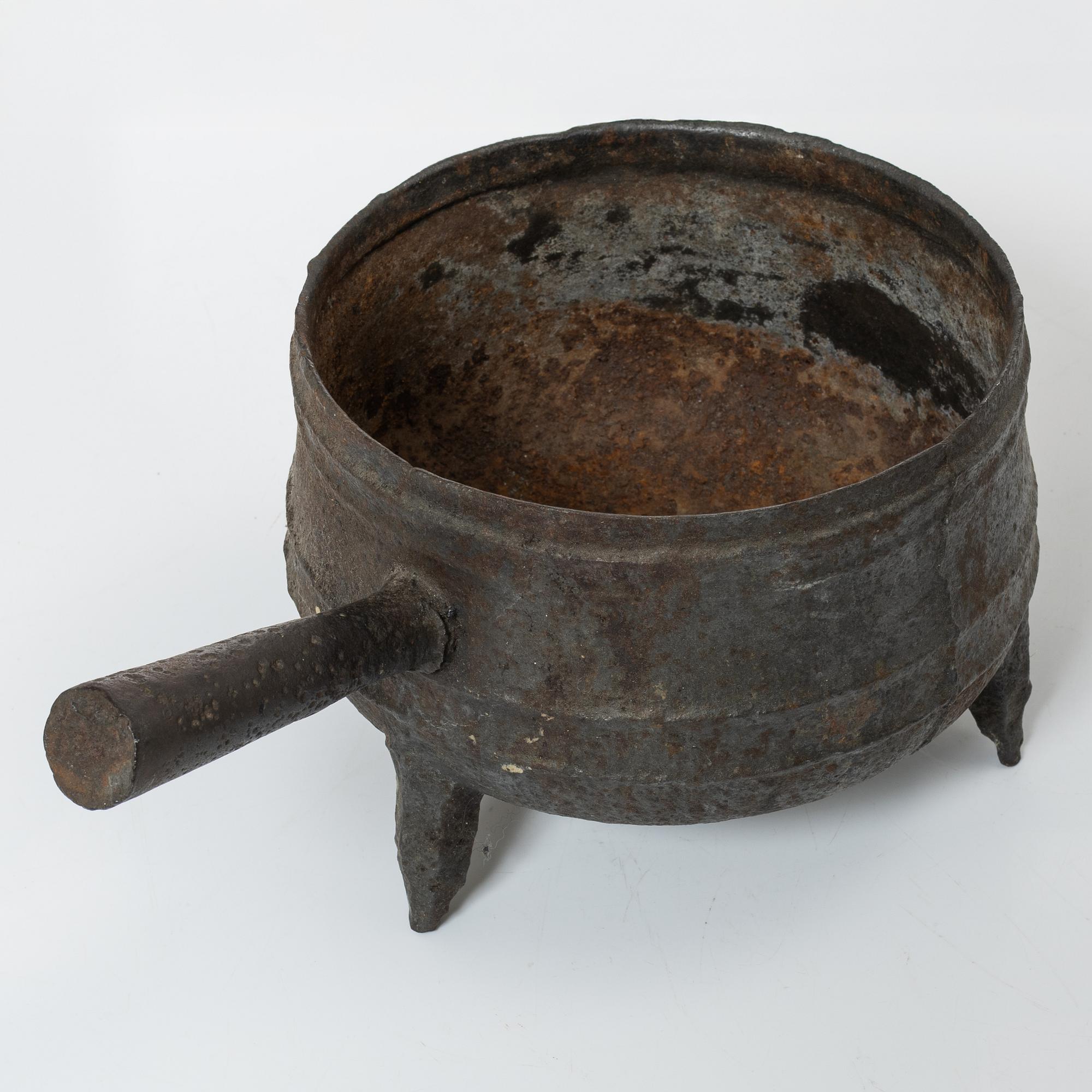 Gryta och stekpanna med trefot, 1700- / 1800-tal.