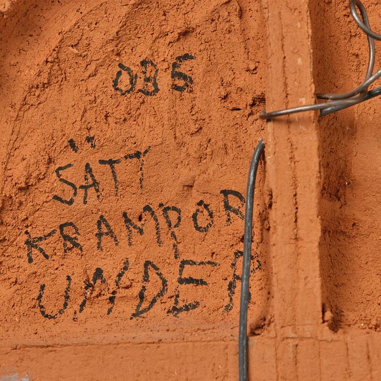 Helga Henschen, väggskulptur.