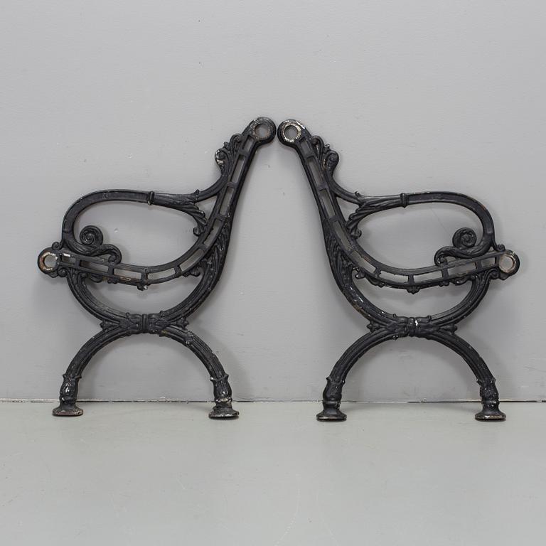 A pair of gardensofa endings, 20th century.