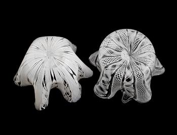 SKÅLAR, 2 st, glas, s k näsduksskålar, sannolikt Venini, Murano, Italien, 1900-talets mitt.