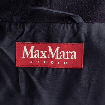 A size 40 coat from MAXMARA.