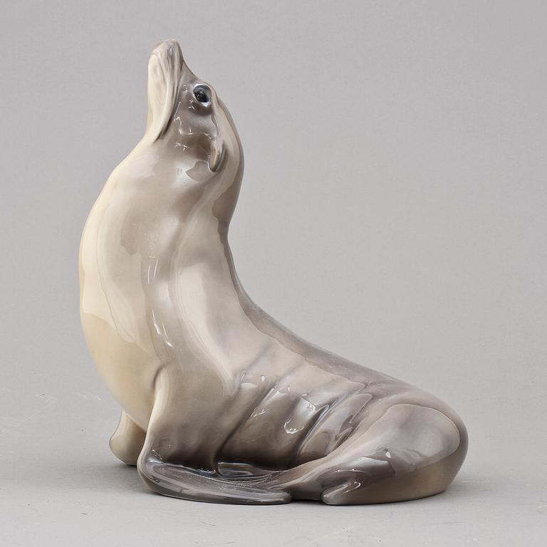 (Klar). FIGURIN, porslin, Royal Copenhagen, 1900-talets andra hälft.