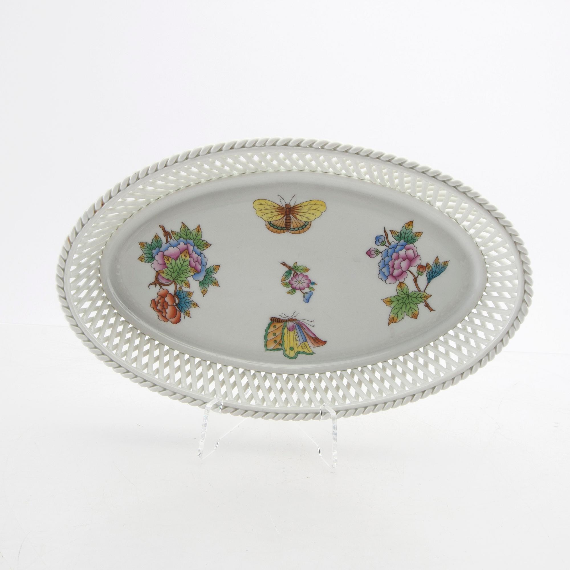 Vaser, skålar mm 13 dlr Herend porslin 1900-talets andra hälft.