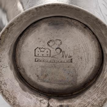 Pikareita, 2 kpl, hopea, Petter Törnqvist, 1794, ja Bengt Christian Tallberg, 1814, Hämeenlinna.