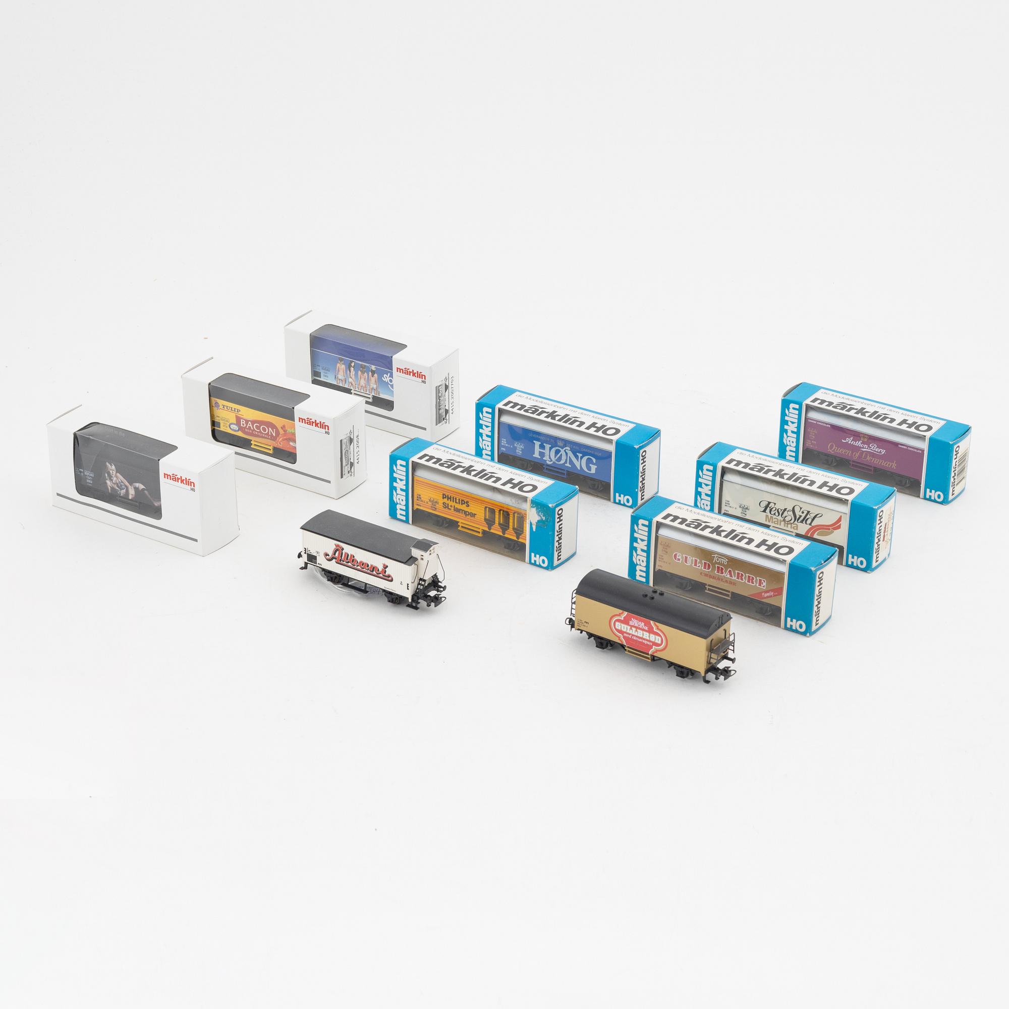 Märklin, ten closed freight cars, gauge H0.