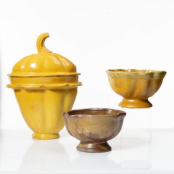 Allan Ebeling, a glazed ceramic lidded bowl and two bowls, Torshälla 1930s.