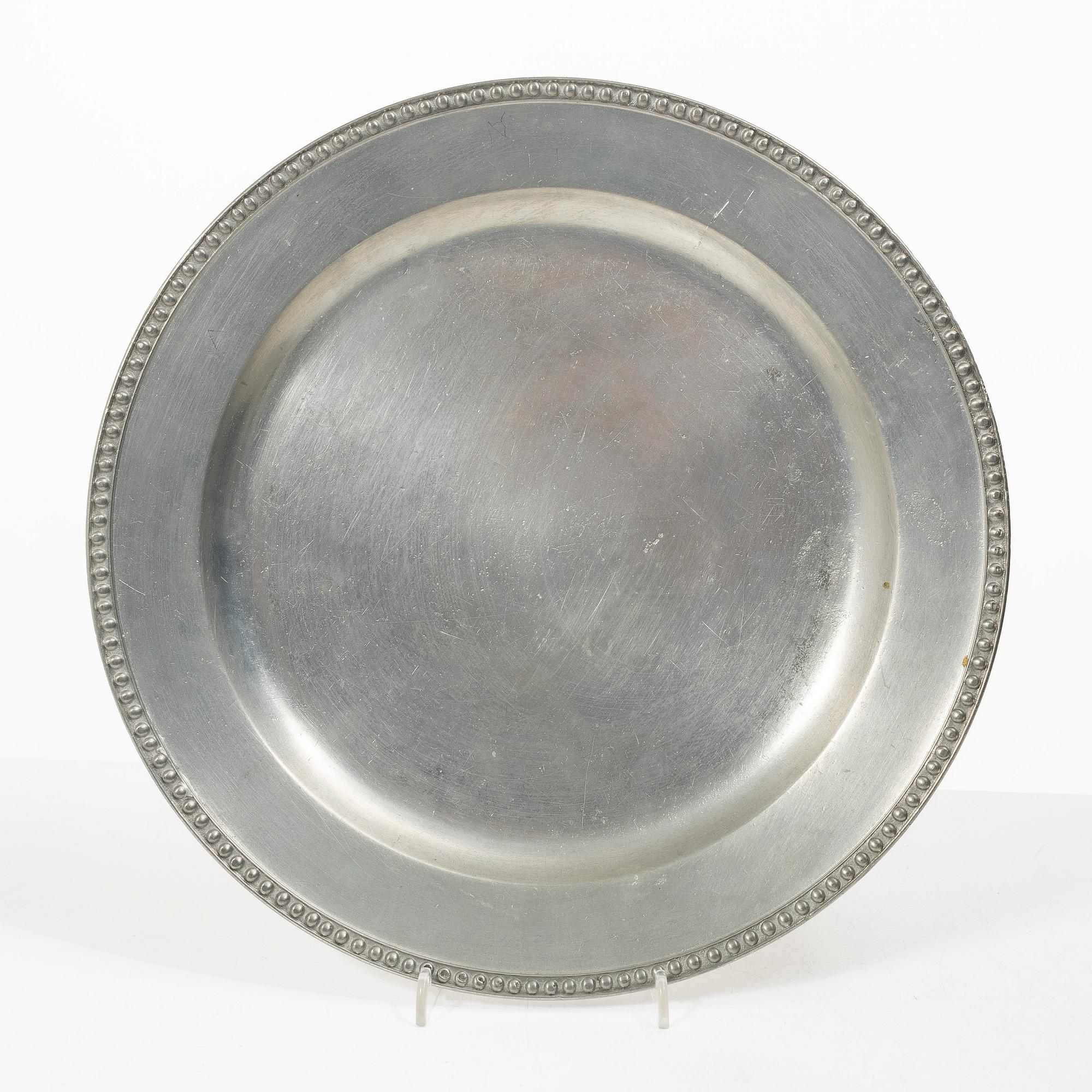 Plates and bowl, by Hans Viksten Örebro and possibly Gustav Wilhelm Lindberg Örebro.