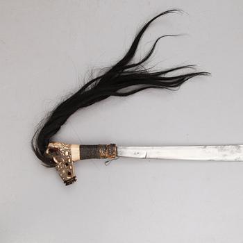 KNIV s k mandau SAMT KOGER, orientaliska 1900-tal.