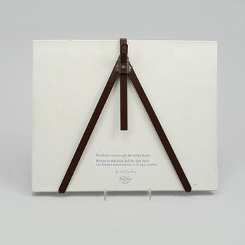 VÄGGPLAKETT, porslin, Max Walter Svanberg, Rörstrand, 1900-talets andra hälft.