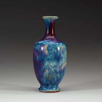 A flambé glazed vase, Qing dynasty (1644-1912).