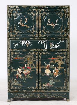 SKÅP, orientalisk, 1900/2000-tal.