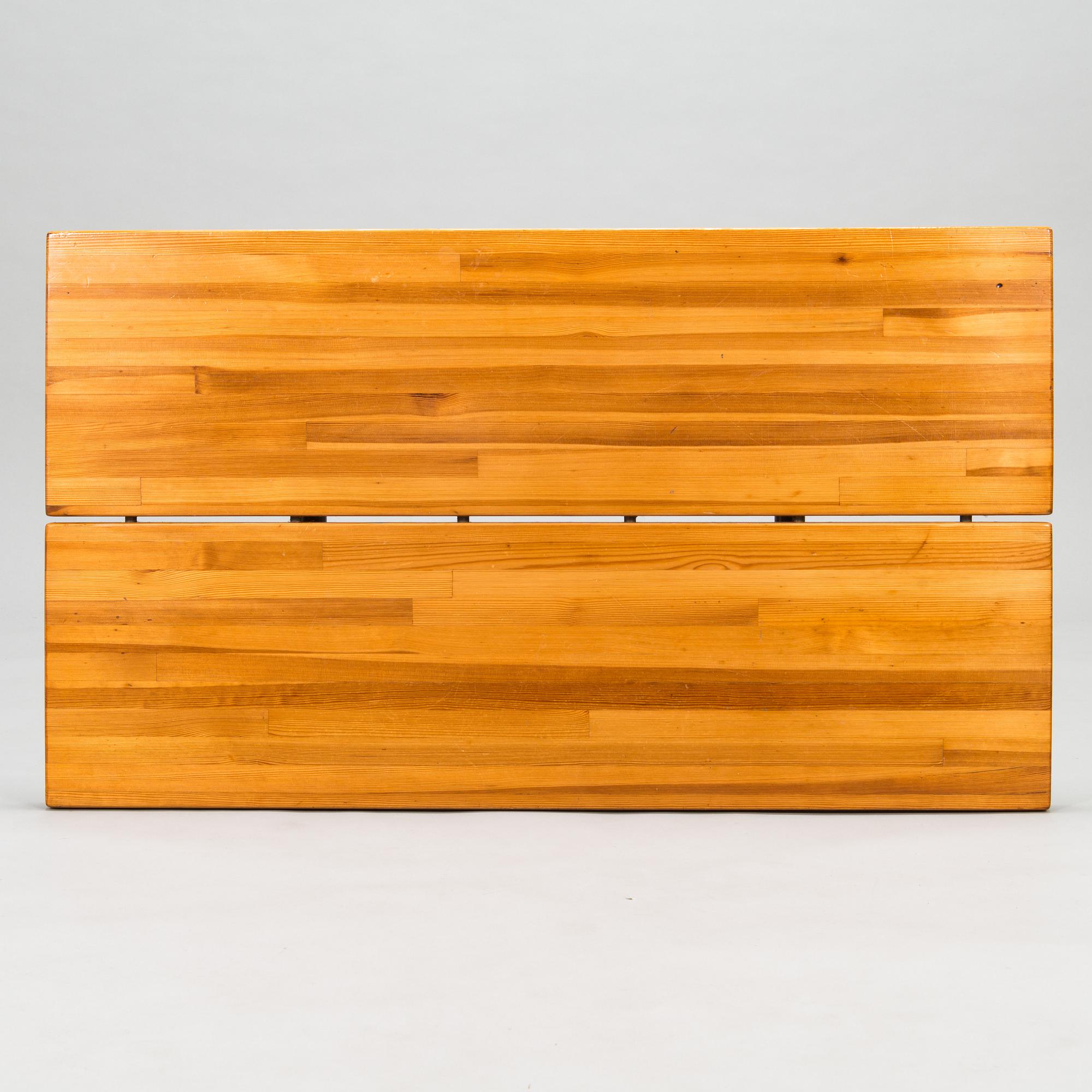 Ilmari Tapiovaara, Pöytä, "Pirkka", Laukaan Puu 1960-luku.