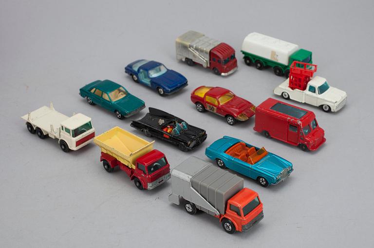 LEKSAKSBILAR, 47 st. MATCHBOX VÄSKA. 1960-70 -tal.