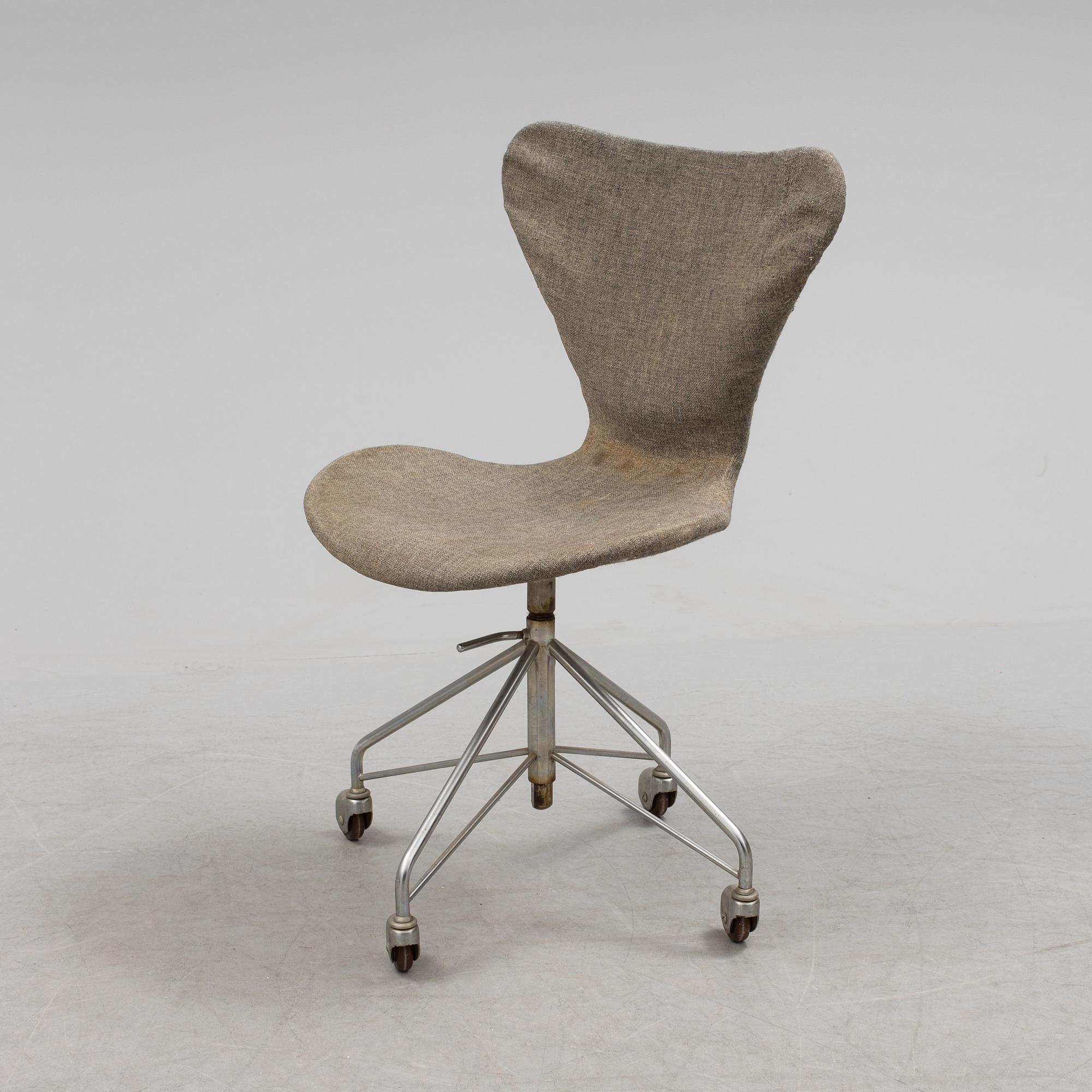 ARNE JACOBSEN, kontorsstol, "Sjuan", Fritz Hansen, 1963.