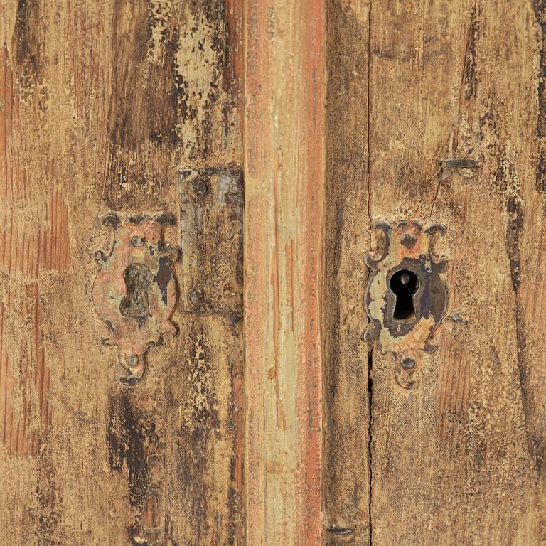Hängskåp, Sverige, 1700-talets första hälft, Senbarock.