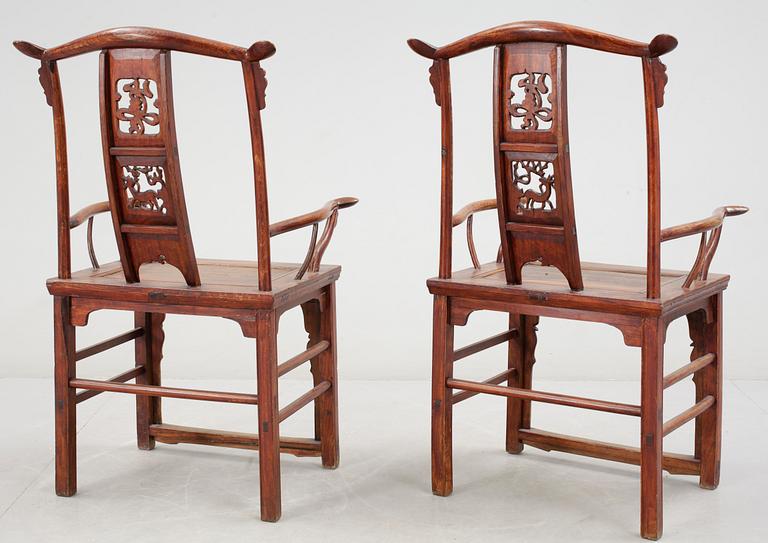 ARMLÄNSTOLAR, ett par, hardwood. Troligen 1900-tal.