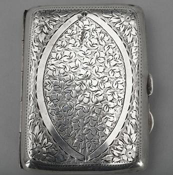 CIGARILLETUI, sterling silver, Birmingham, England 1939 samt ETUI, silver. Tot. vikt 163 g.