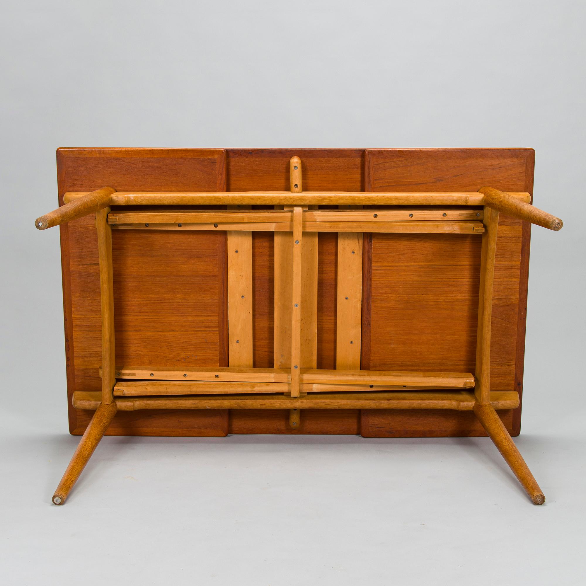 Hans J. Wegner, ruokapöytä, "AT-312", Andreas Tuck  1950/1960-luku.