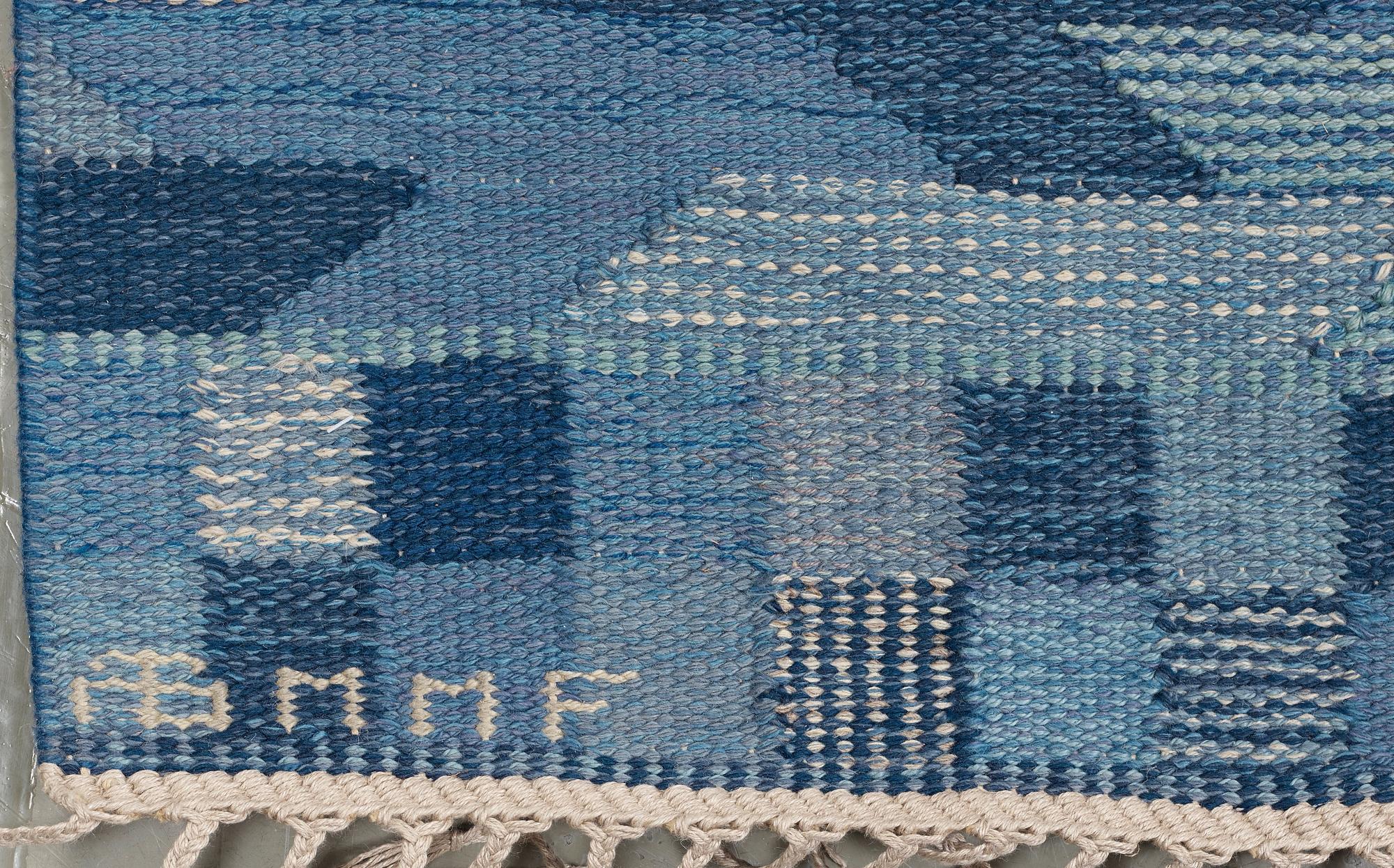 MATTA. "Blåarp". Gobelängteknik. 588,5 x 214,5 cm. Signerad AB MMF BN.