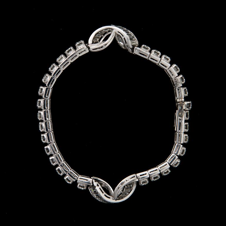 RANNEKORU, briljantti-, baguette- ja 8/8-hiotut timantit, platinaa. Drayson London.