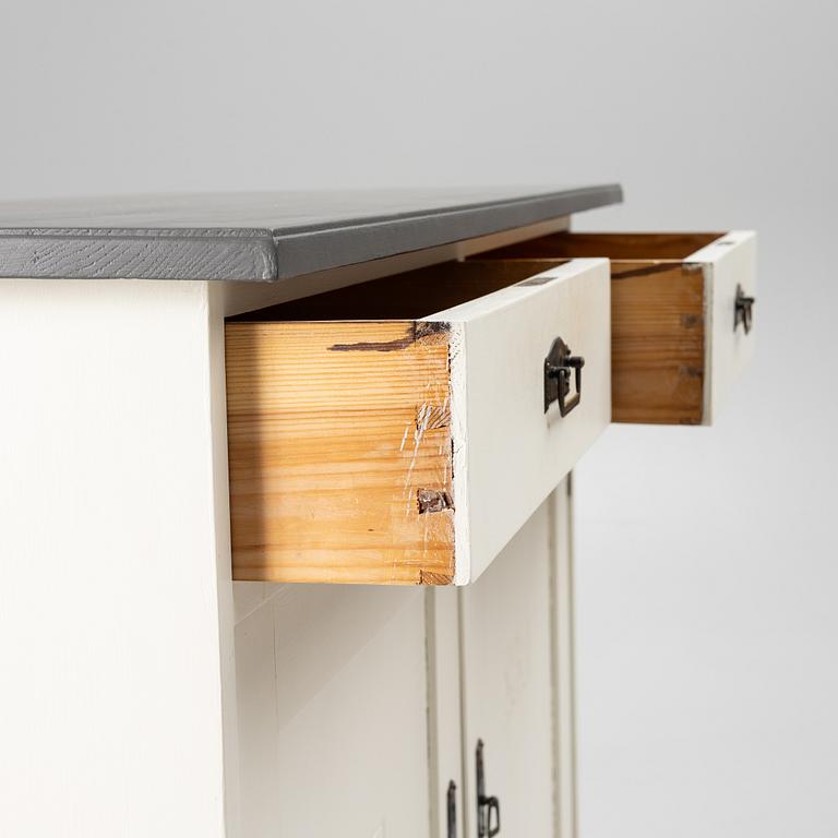 Skänk, tidigt 1900-tal.