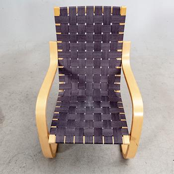 Alvar Aalto, fåtöljer ett par modellnr 406 Finland 2000-tal.