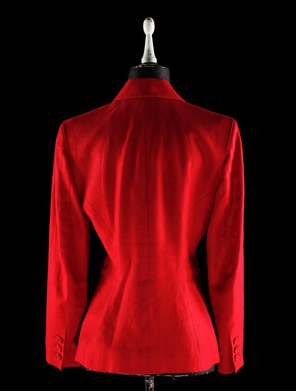 A red linen jacket by Hermès.