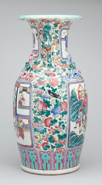 VAS, porslin, Kina 1800-tal.